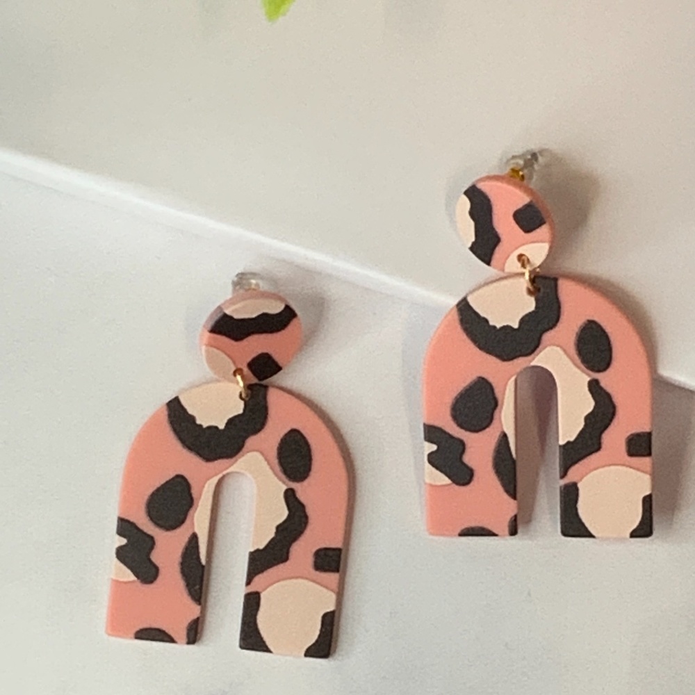 Pink Animal Print Arch Shaped Acetate Earring
